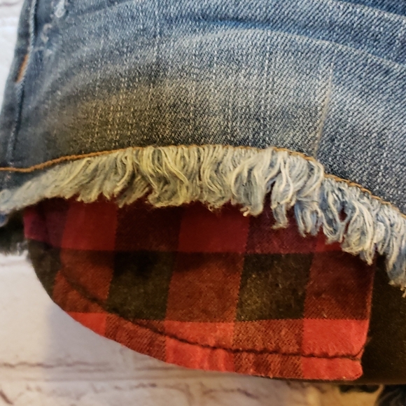 Jean Peak~a~Boo Shorts! - Picture 3 of 5